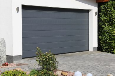 PORTE BASCULANTI E SEZIONALI PER BOX